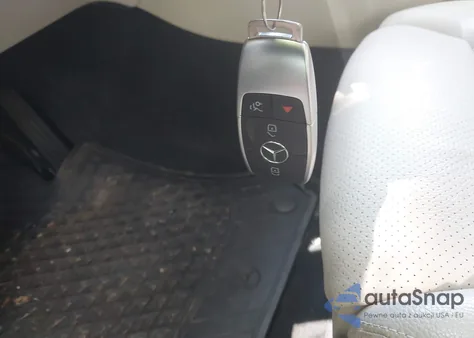 2021 Mercedes-Benz Glc 300 4Matic Suv from USA, damaged, VIN W1N0G8EB8MF948937